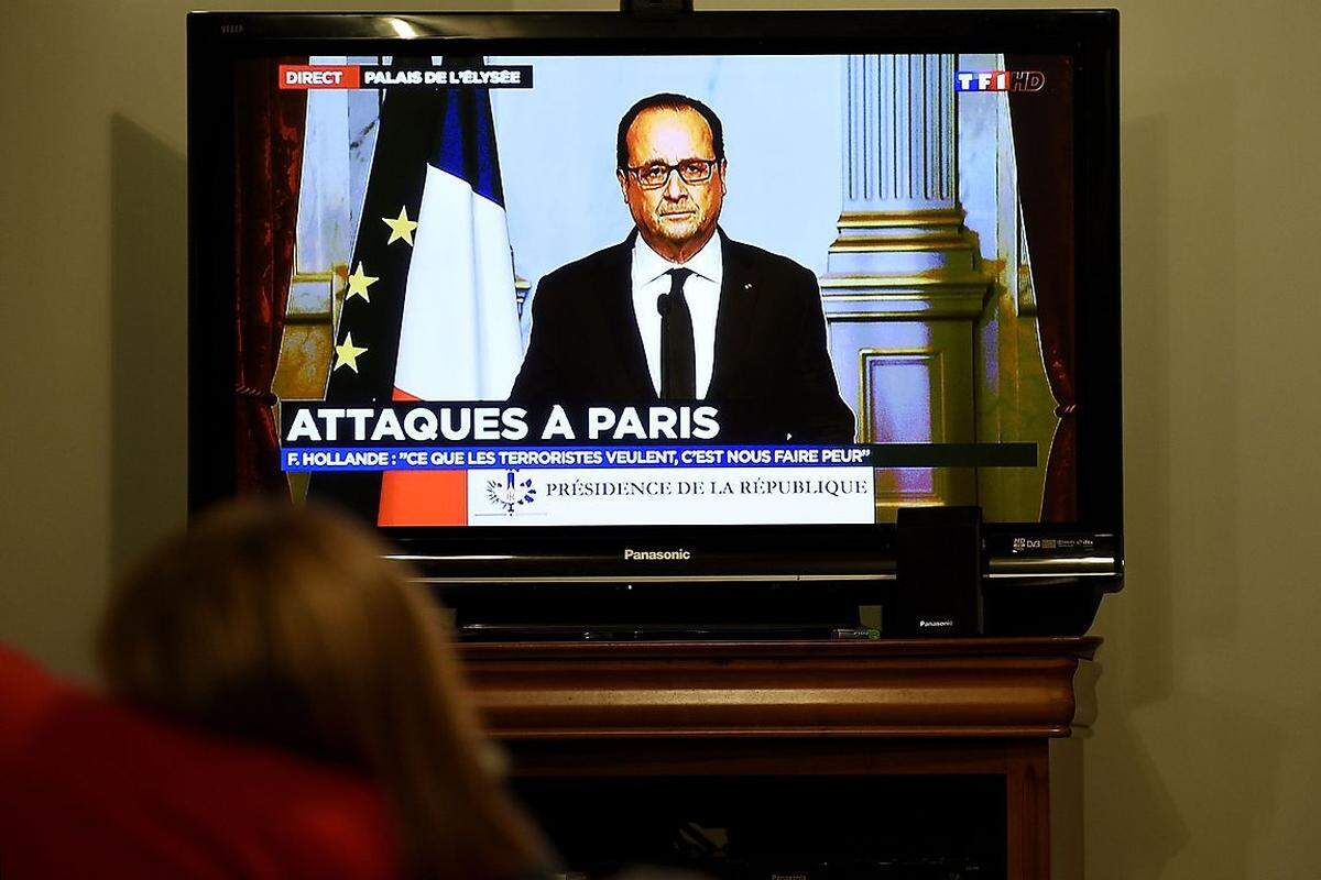Für Samstag hat Staatspräsident Hollande den nationalen Sicherheitsrat einberufen. Er sagte zugleich seine Teilnahme am G-20-Gipfel in der Türkei ab. Zusätzlich mobilisiert Frankreich 1500 Soldaten im Kampf gegen den Terror.  