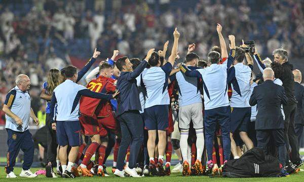 Spanien kann sich über einen weiteren Titel nach WM- und EM-Erfolgen freuen.