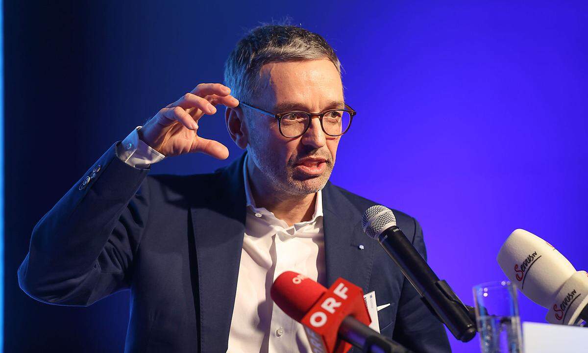 Jemand anderes wittert in den multiplen Krisen seine Chance. "Ich will der nächste Bundeskanzler sein", verkündet FP-Chef Herbert Kickl und träumt den zerplatzten Traum von Heinz-Christian Strache.