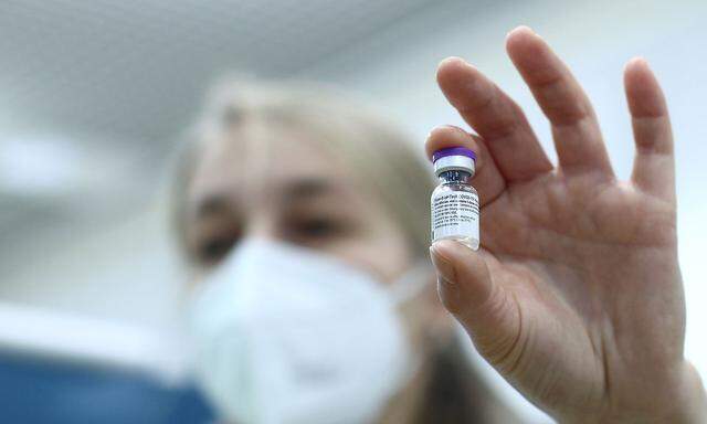 Austria begins vaccinations against coronavirus disease (COVID-19)