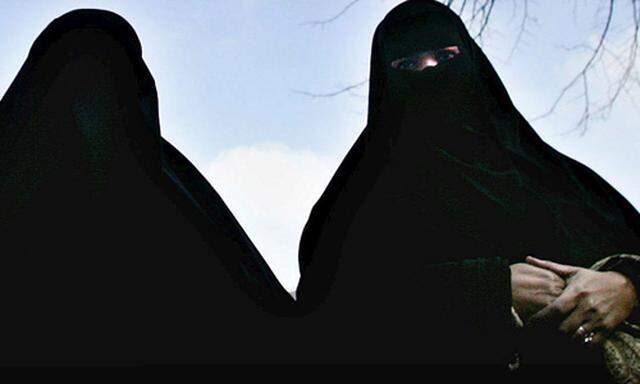 Frankreich: Burka-Verbot auch im öffentlichen Verkehr