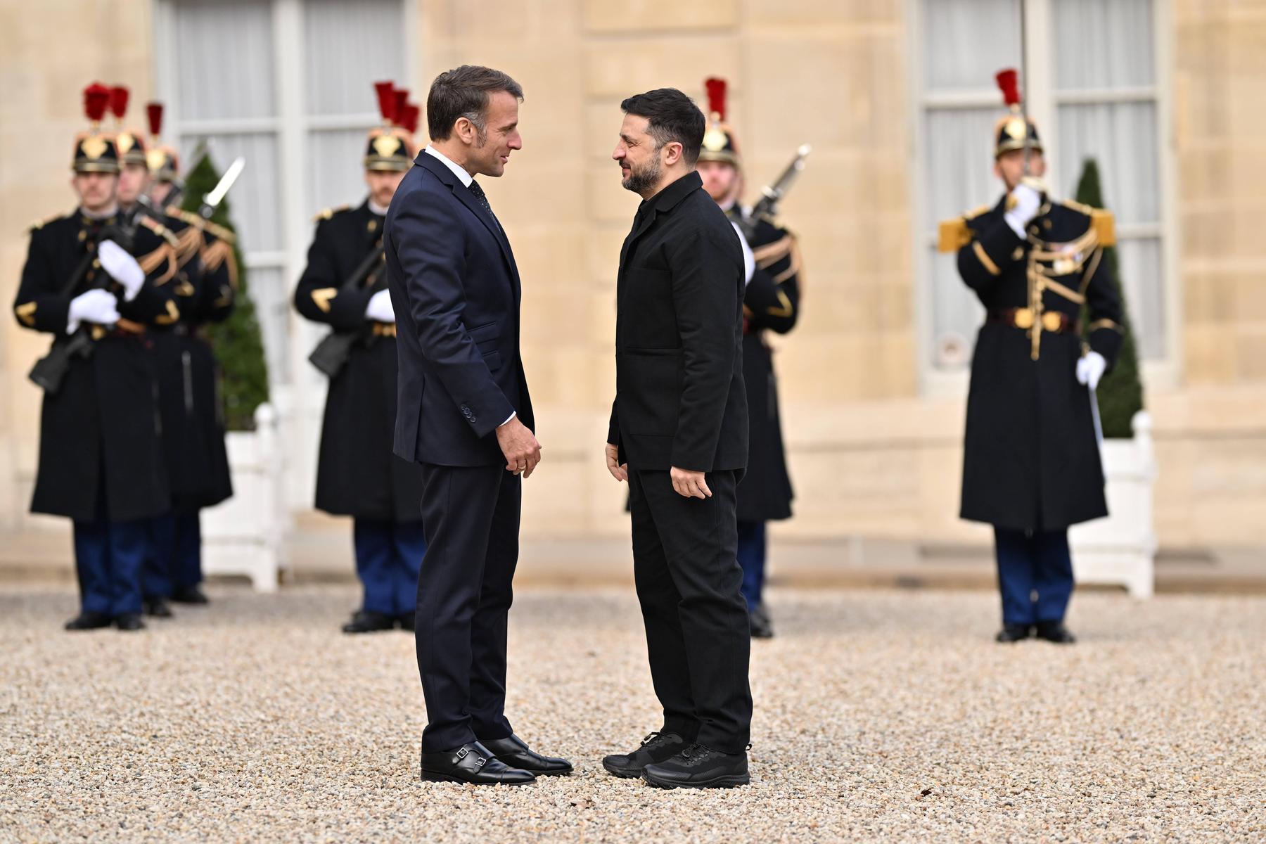 Macron welcomes Zelensky in Paris, U.S. envoy Witkoff travels to Moscow