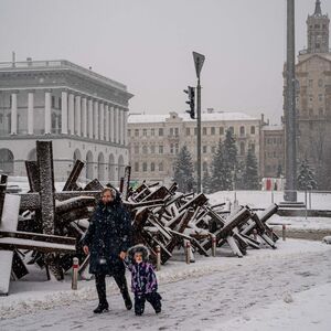Panzerigel beim Kiewer Unabhängigkeitsplatz. Die Ukraine vermutet eine russische Offensive Anfang nächsten Jahres. 