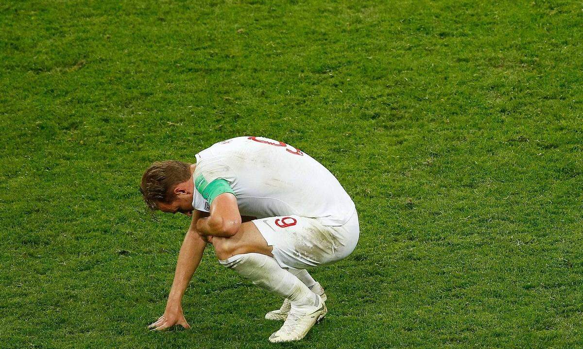 "The Independent": "Es ist alles aus. Englands Helden verabschieden sich aus der Weltmeisterschaft nach einem Verlängerungsleid. Trotz vielversprechendem Anfang konnten Englands junge Geschosse es nicht recht schaffen."  