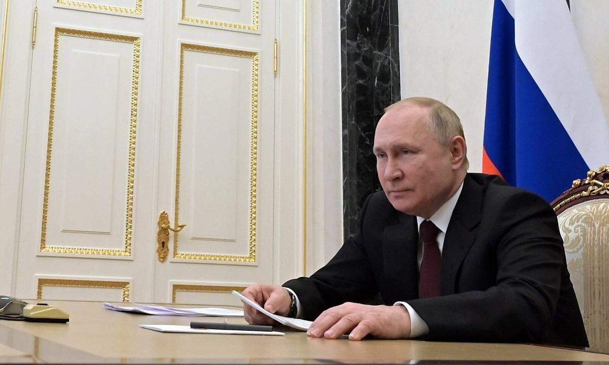 Wladimir Putin bei einem Telefonat mit Mitgliedern des russischen paralympischen Teams am 21. Februar. 