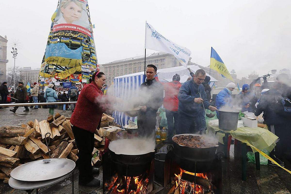Open-Air-Kantine Majdan: Für die Verpflegung der Demonstranten ist gesorgt.