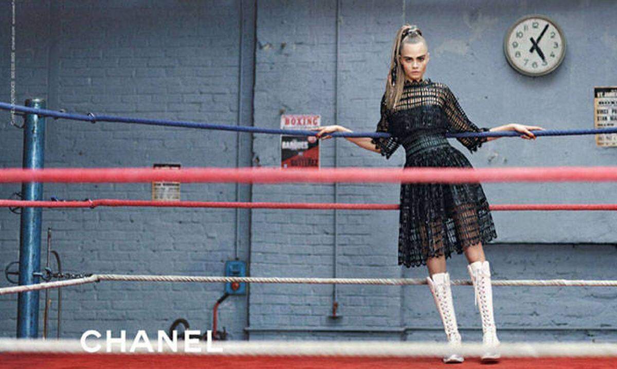 Model: Cara Delevingne  Fotograf: Karl Lagerfeld