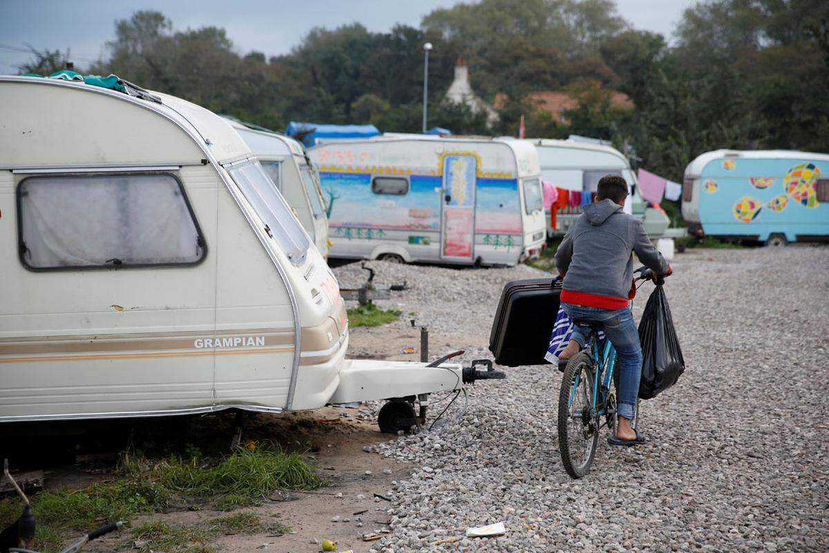 In Calais sammeln sich seit über einem Jahr Menschen, die illegal nach Großbritannien gelangen wollen.