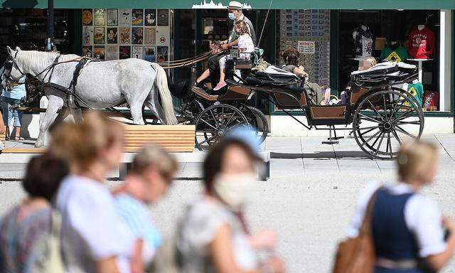 ++ THEMENBILD ++ CORONAVIRUS: VERSCHAeRFTE MASSNAHMEN SEIT MITTERNACHT BUNDESWEIT IN KRAFT