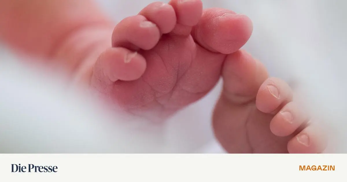Papamonat-Lang-ber-den-Namen-f-rs-Baby-gr-beln-kostet-Geld-premium-