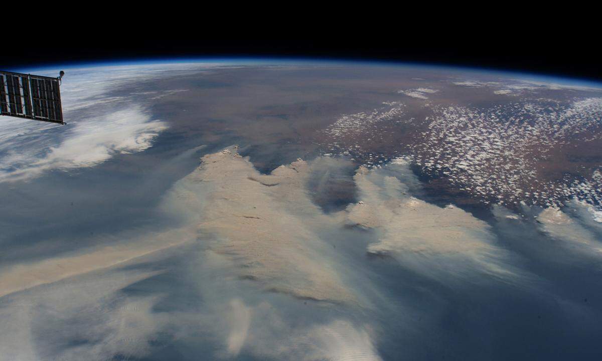 Auch in Südostaustralien gerieten ganze Regionen in Brand. Im Jänner 2020 konnten Astronauten an Bord der Internationalen Raumstation ISS Rauchwolken der Buschbrände vom Weltall aus festhalten.