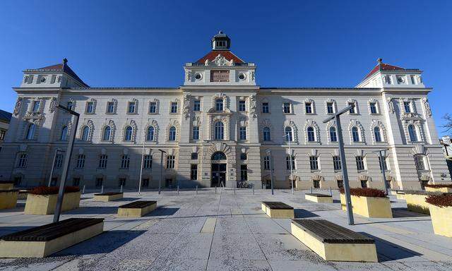 Eine Außenaufnahme des Landesgericht St. Pölten