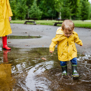 Frauen ziehen sich vom Arbeitsmarkt zurück, um sich den Kindern zu widmen. Volkswirtschaftlich ist das ein fataler Fehler.