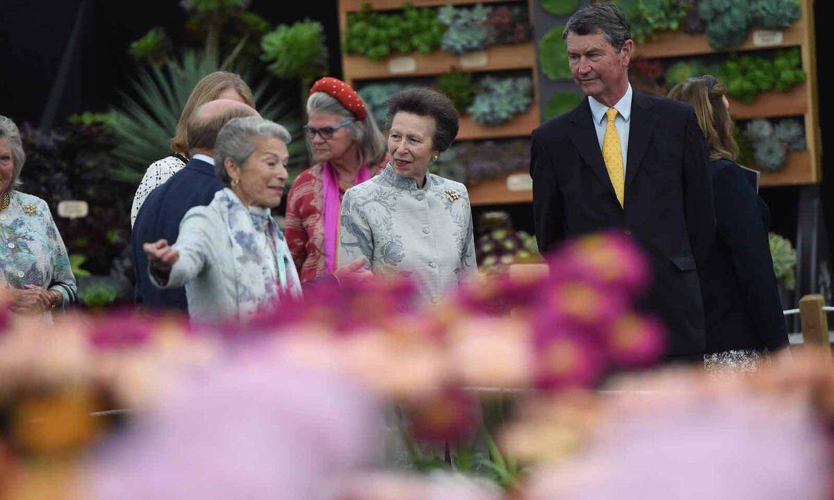 Das diesjährige Thema für die Gärten ist die Klimakrise und die Kampagne zum Pflanzen von Bäumen zum Platin-Jubiläum der Königin im Jahr 2022. Prinzessin Anne vertrat heuer ihre Mutter.