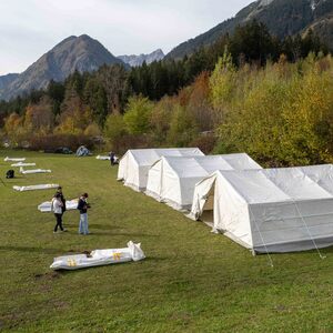 Zelte für Asylwerber in Tirol.