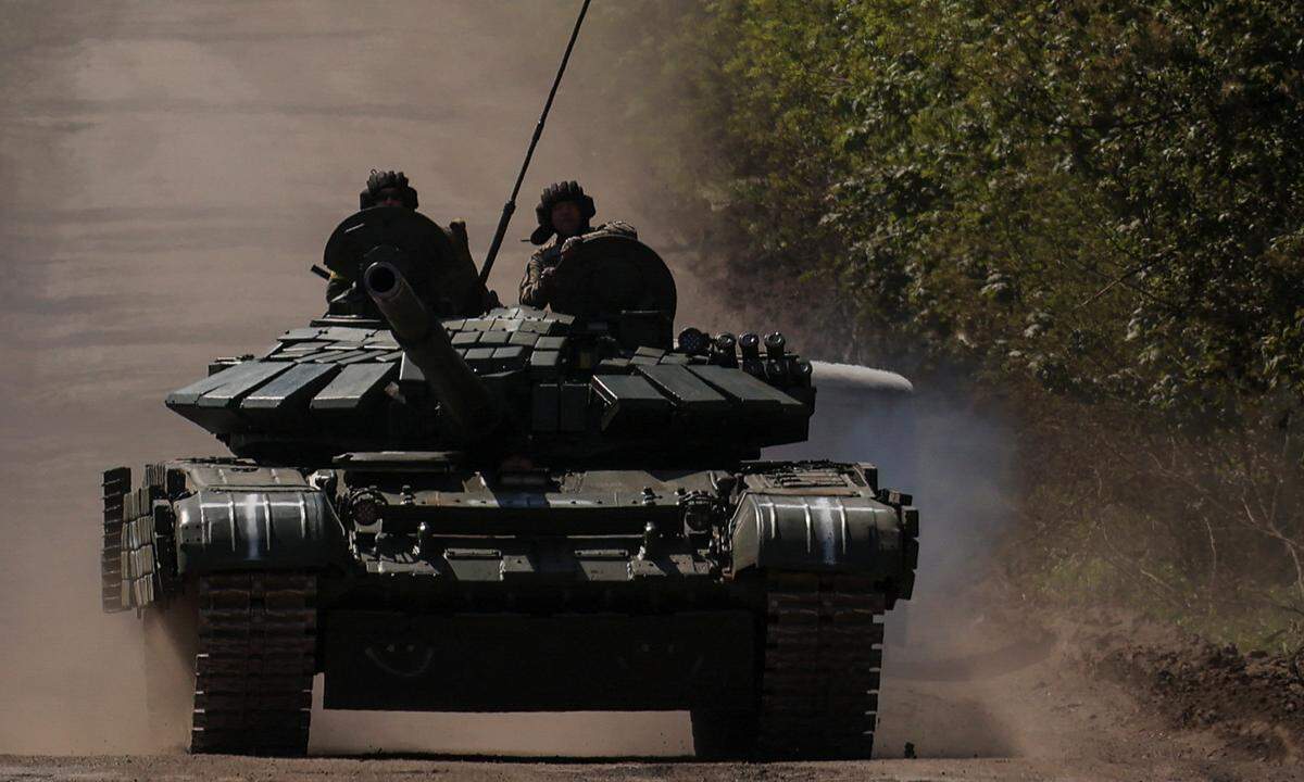 Kiew hat im Kampf um Bachmut nach eigenen Angaben Erfolge erzielt. In den vergangenen 24 Stunden seien die Truppen zwischen 200 und 1100 Meter vorangekommen. (Archivbild)