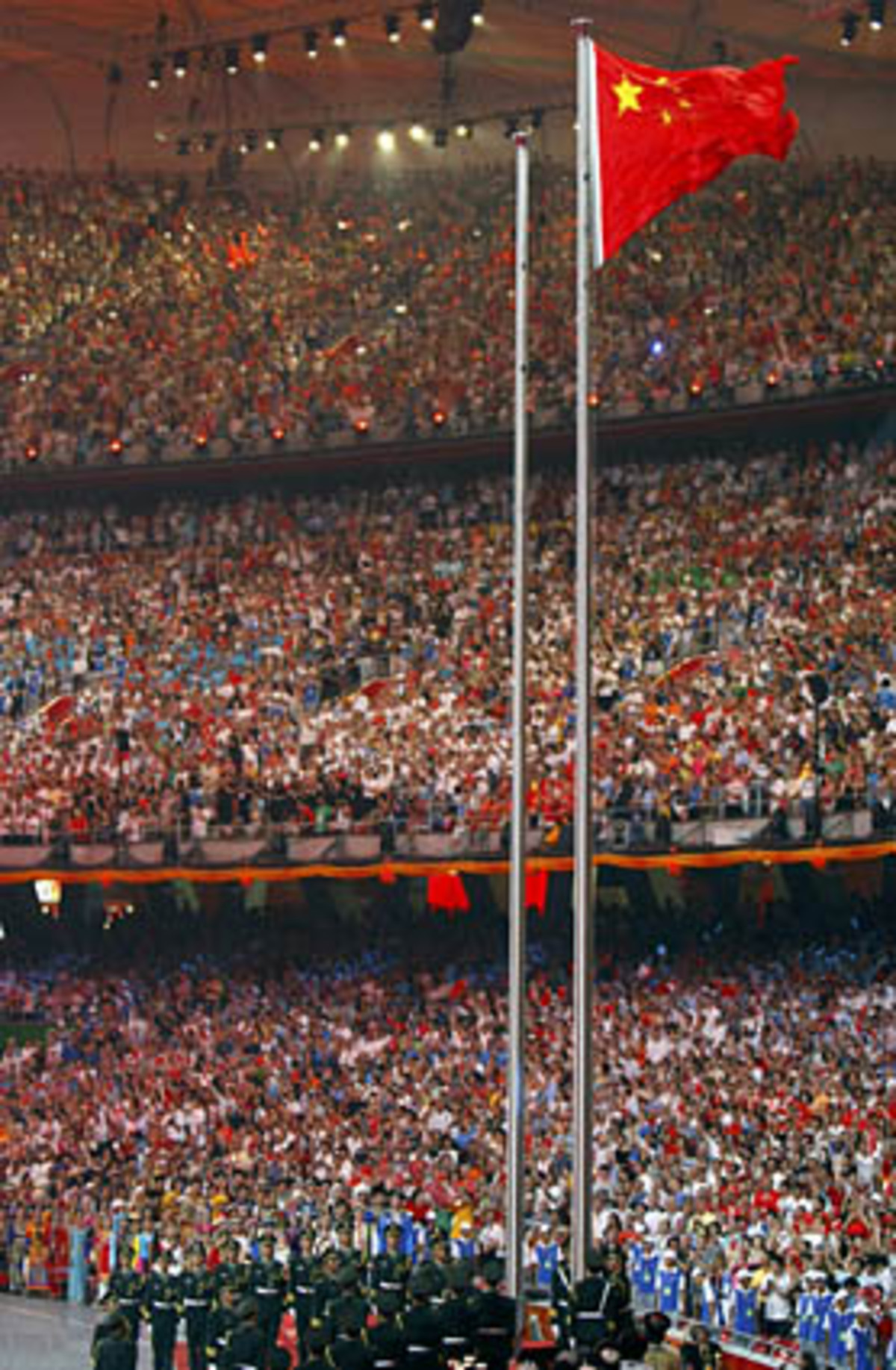 Am Beginn der eigentlichen Eröffnungsshow feierte der Gastgeber sich selbst.