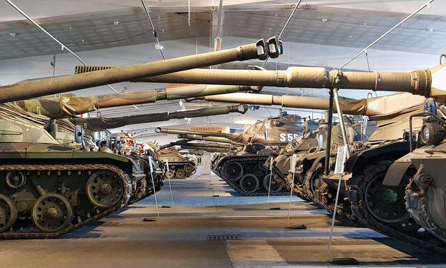 Die Panzerhalle des Heeresgeschichtlichen Museums: Ministerin Tanner sah Reformbedarf in diesem Museum, das seit fast 20 Jahren von Christian Ortner geführt wird.