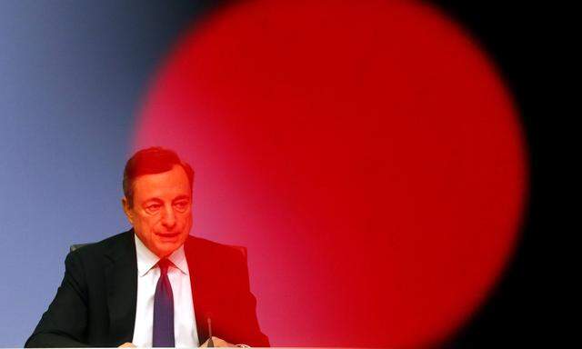 Rückt EZB-Chef Mario Draghi von der bisherigen Geldpolitik ab?