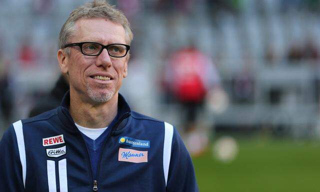 Peter Stöger bleibt noch länger bei Köln.