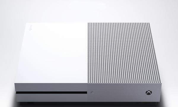 Statt der PS technisch unterlegen zu sein will man mit der neuen Konsole neue technische Maßstäbe setzen und bietet jetzt vier Gigabyte mehr Arbeitsspeicher als die PS4 und eine deutlich stärkere Grafikleistung.