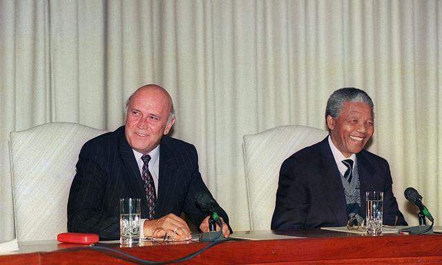 De Klerk (1936-2021) und Mandela (1918-2013) erhielten 1993 den Friedensnobelpreis.DE KLERK-ANC-TALKS