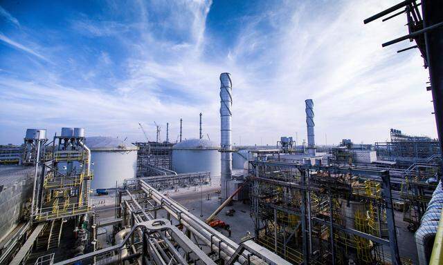View shows Saudi Aramco's Wasit Gas Plant