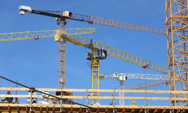 In der Bauwirtschaft verzeichneten die Wifo-Ökonomen einen Rückgang um 1,8 Prozent - nach minus 1,3 Prozent in den Monaten April bis Juni.