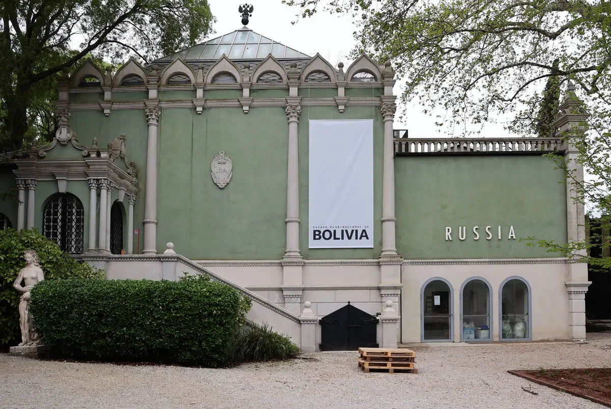 At the Biennale two years ago, Russia rented its pavilion in the Giardini to its friendly Bolivia. 