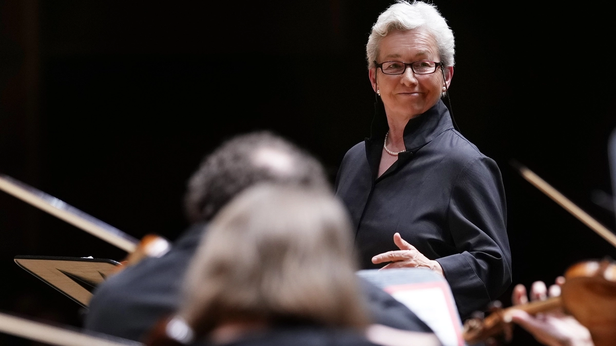 L-Orfeo-feiert-im-Brucknerhaus-Ein-Wutausbruch-mit-Happy-Birthday-premium-