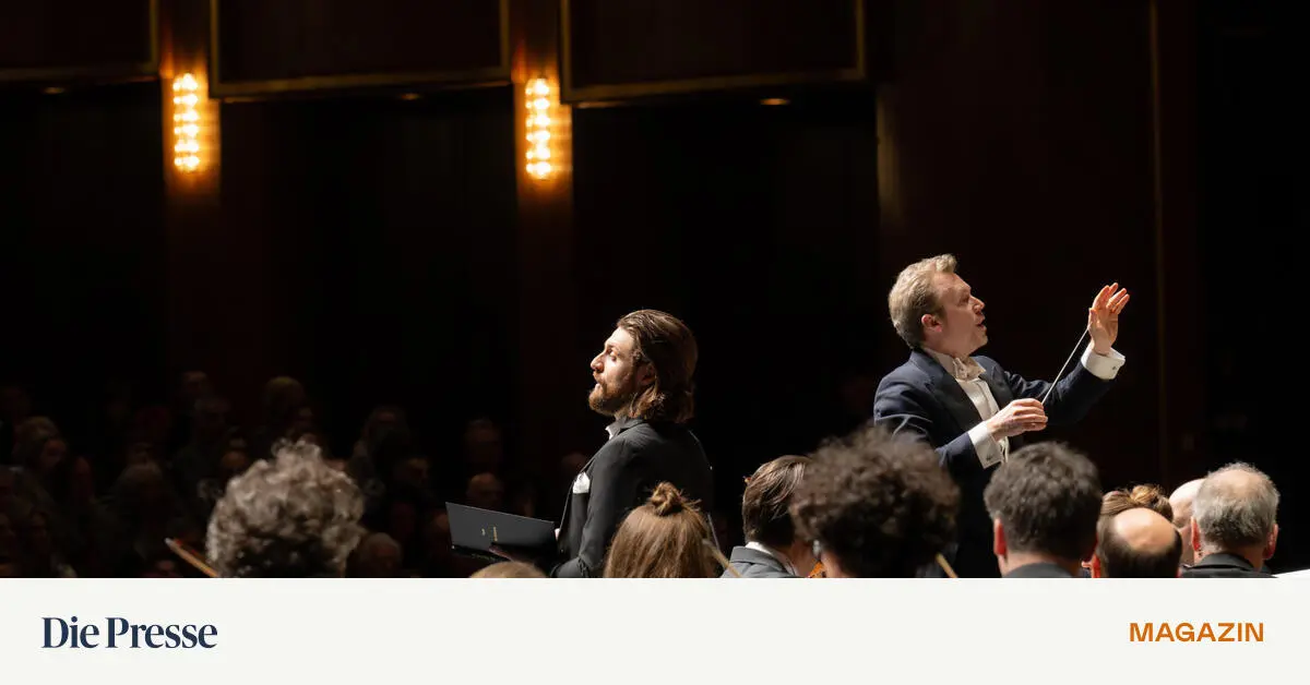 Salzburg-Nachgebesserter-Haydn-und-ein-Walzer-Versprechen-premium-