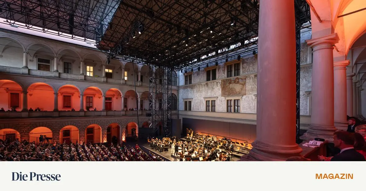 Smetanas-Musik-erklingt-jetzt-unter-einem-schnittigen-Schiebedach-premium-