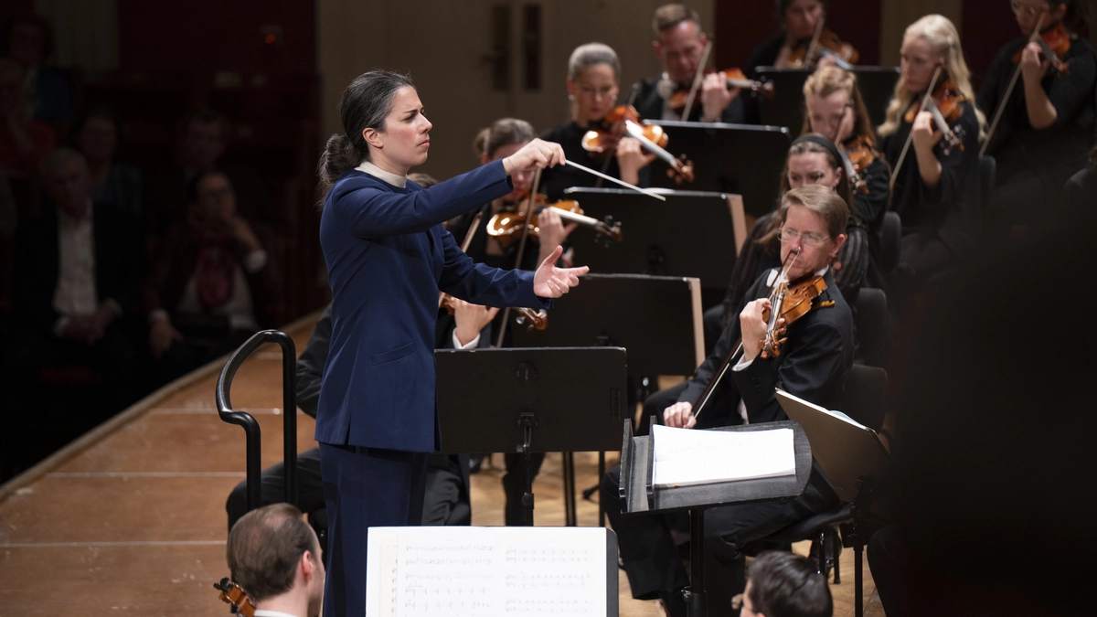 Finale-mit-Bruckner-Au-revoir-merci-Marie-Jacquot-premium-