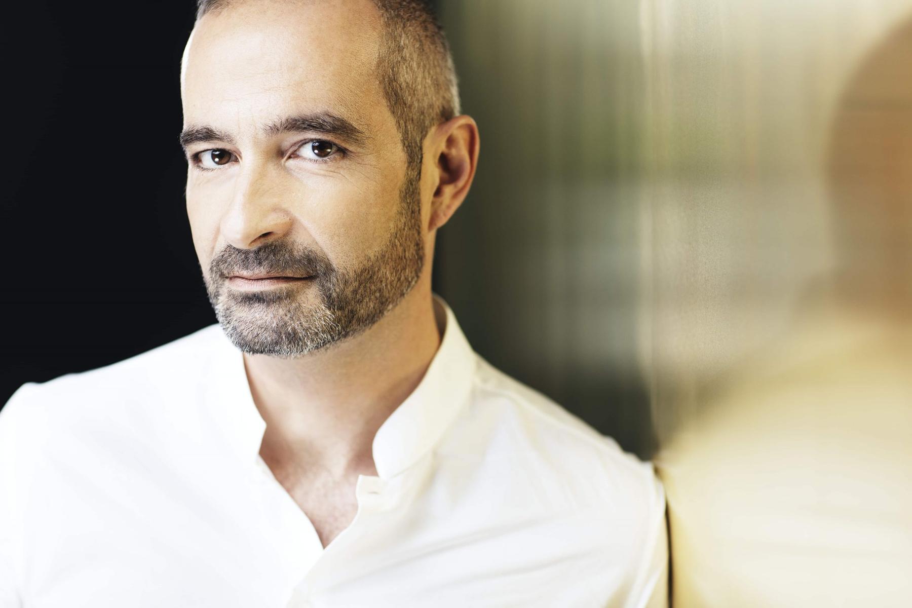 Antonello Manacorda debitiral na Salzburških slavnostnih igrah z opero 'Maria Stuarda'