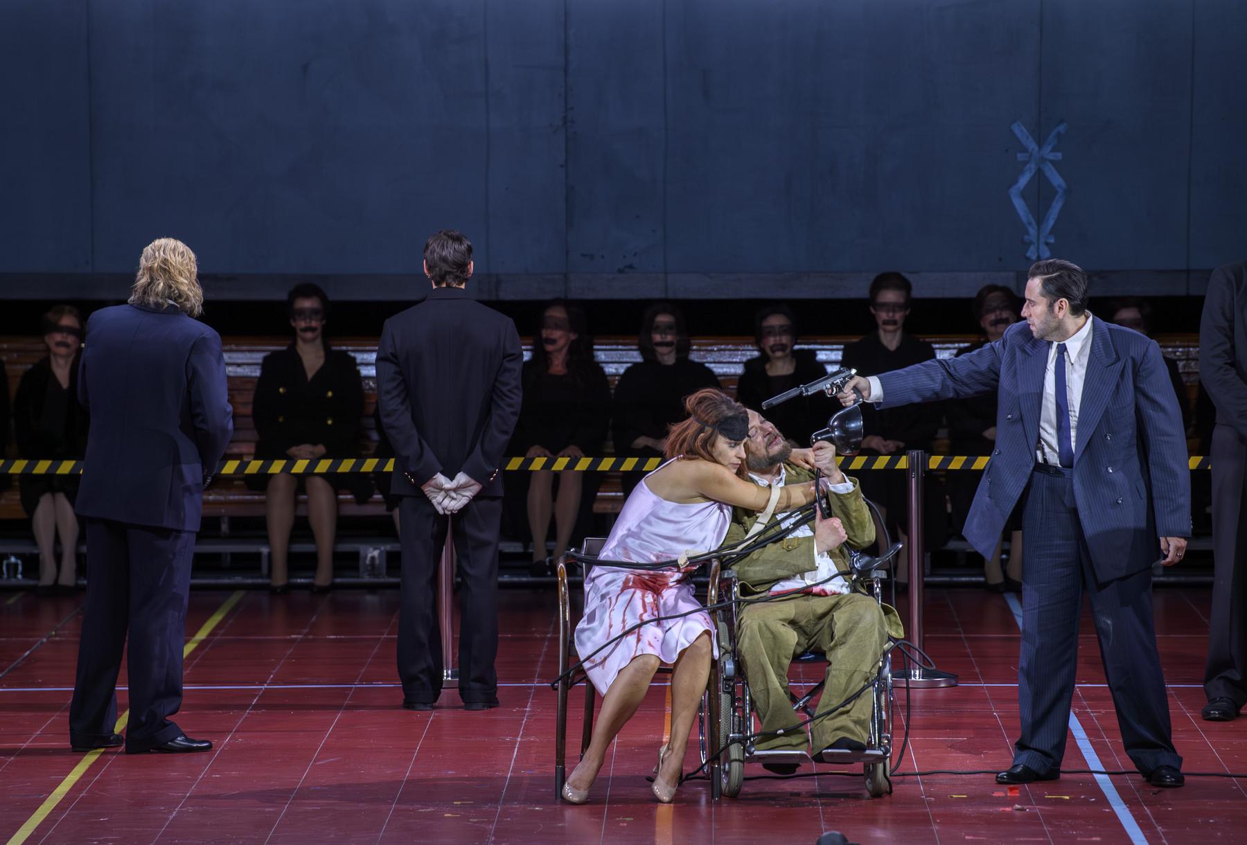 Salzburške slavnostne igre: Produkcija Verdijevega »Macbetha« raziskuje uničujoče posledice zla in oblasti