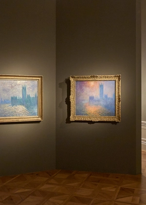 Er verknüpfte serielle Produktion für den Markt mit künstlerischem Wollen: Monet und seine verschiedenen Ansichten etwa des Parlaments in London, angereist aus London, Zürich und Krefeld. Daneben das Gerstl-Selbstporträt aus dem Leopold Museum. 