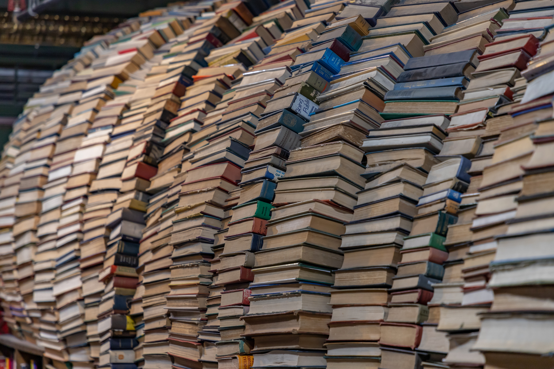 Warum werfen die Verlage so viele Bücher auf den Markt? [pre