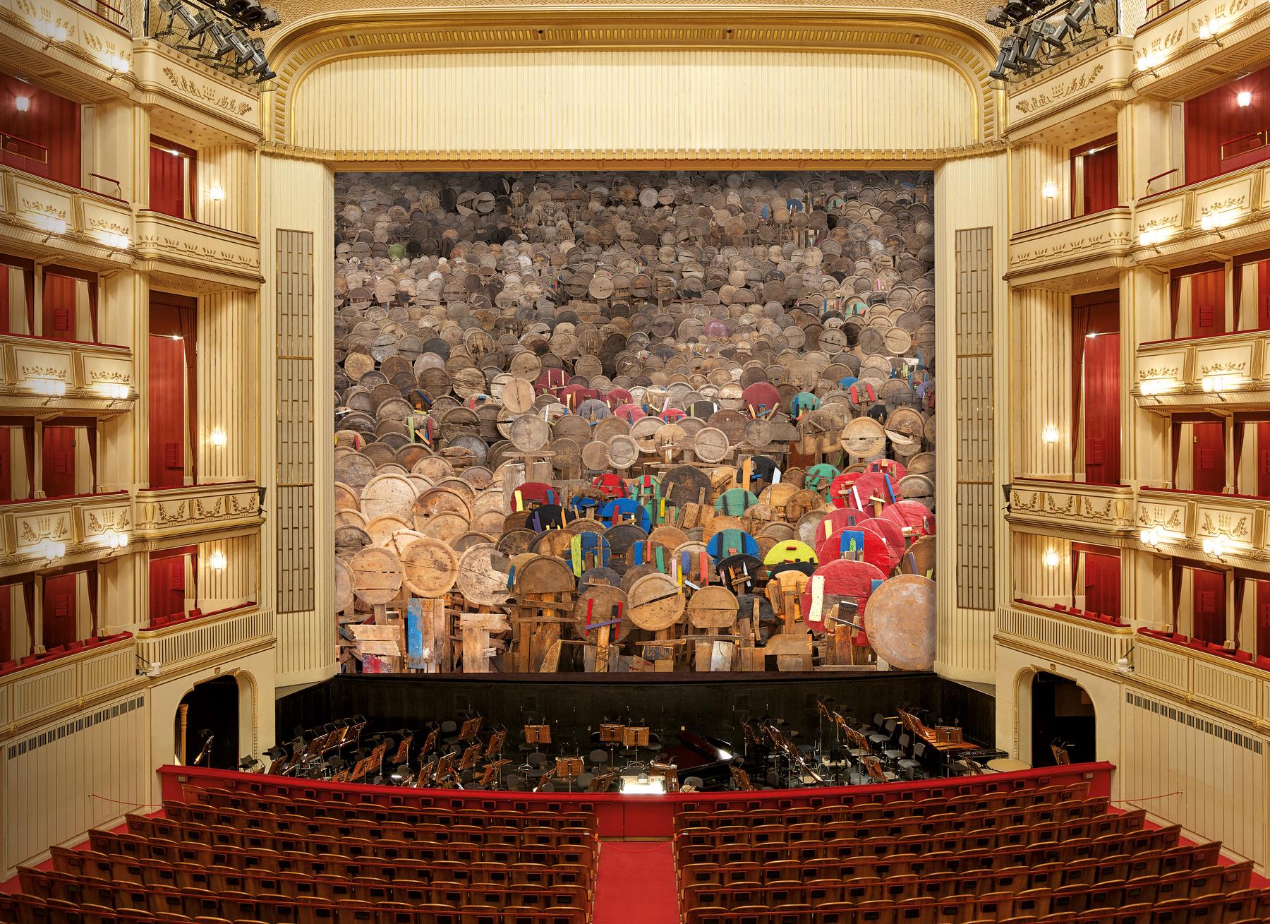 El Anatsui oblikoval novo železno zaveso za Dunajsko državno opero