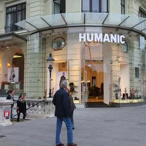 Humanic gehört zu Leder & Schuh.
