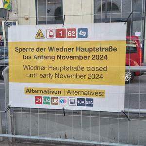 Die Wiedner Hauptstraße ist wegen Bauarbeiten bereits für den Verkehr gesperrt.