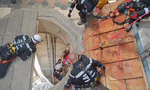 Der Rettungseinsatz im Südturm des Stephansdoms.