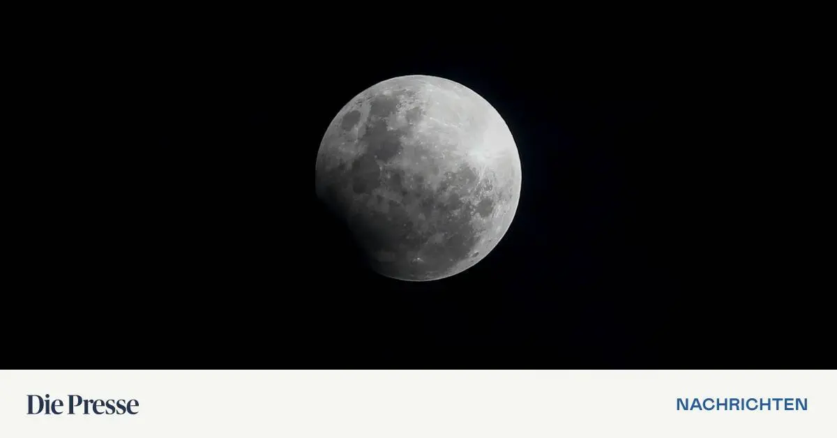 Totale-Mondfinsternis-P-nktlich-sein-und-genau-hinsehen