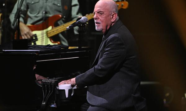 Billy Joel pbei einem Auftritt im Herbst 