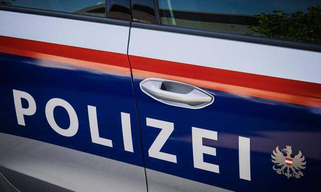 Auch die österreichische Polizei ließ mehrere Handschellen klicken.