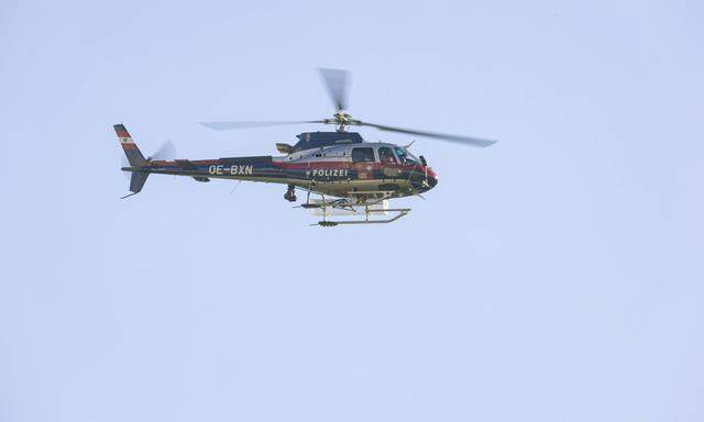 Nur per Hubschrauber konnte die österreichische Polizei den 64-Jährigen abführen.