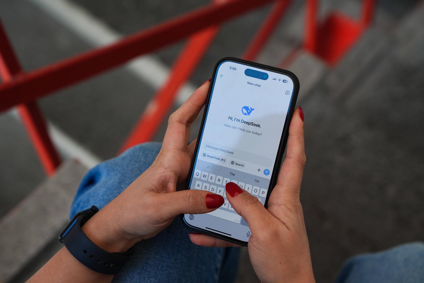 DeepSeek predstavil nadgrajeni model V3.1, prilagojen kitajskim čipom naslednje generacije